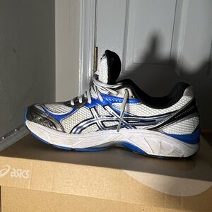 ASICS GT-2160
White Illusion Blue